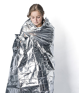 Aluminium foil isolation blanket. Packaged in a polybag.