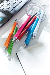 Ballpoint pen 