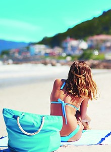 Beach bag with cord handle