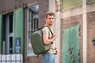 Bobby Hero Regular, Anti-theft backpack,green