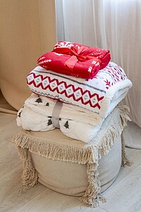 Christmas fleece blanket with a snowflake, red
