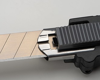 CrisMa cutter with 4 blades, black