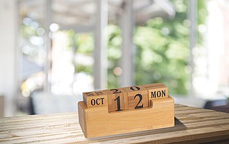 Everlasting bamboo desk calendar