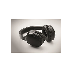 Foldable headphones in pouch
