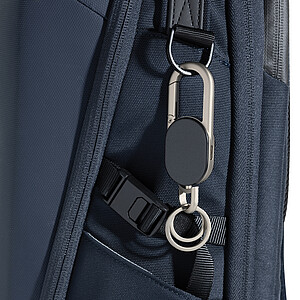 Keyfinder keychain with worldwide locating and USB C, black, grey