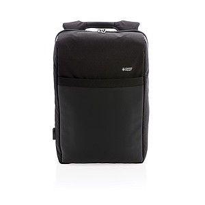 Laptop backpack with magnetic bucklestraps