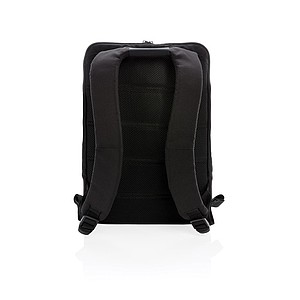 Laptop backpack with magnetic bucklestraps