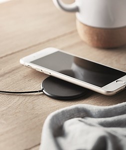 Magnetic wireless charger