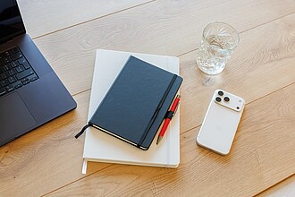 Pen loop Flare, black