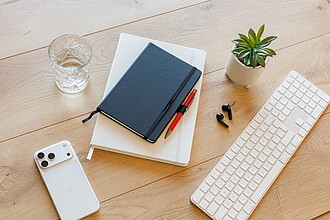 Pen loop Flare, black