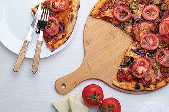 pizza cutting board