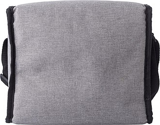 Polycanvas (600D) cooler bag with PEVA interior lining.