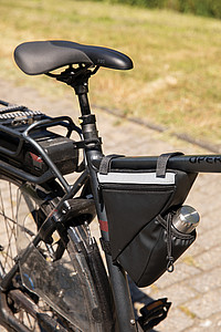 PU high visibility bike frame bag with bottle holder