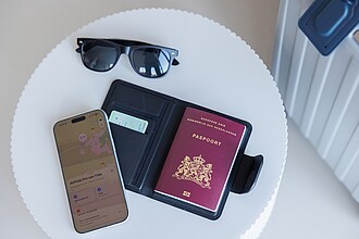 Recycled passport holder with tracking Mavi, black