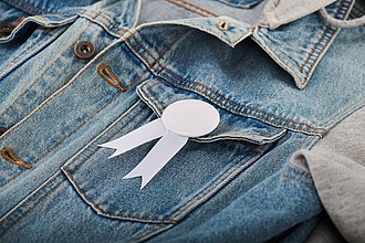 Ribbon style badge pin