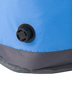 Self-inflatable cooling bag