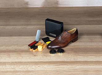Shoe polishing and cleaning set, black
