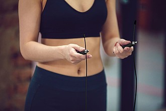 Skipping rope with metal handl