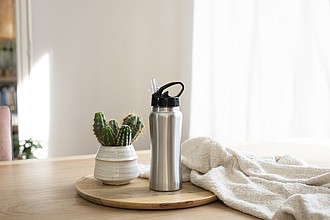 Stainless steel drinking bottleWhite