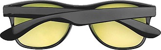 Sunglasses with colored glasses