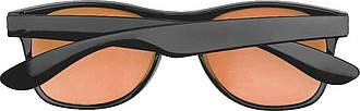 Sunglasses with colored glasses