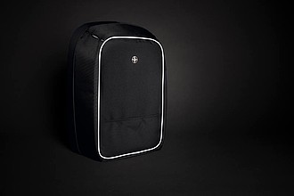 Swiss Peak AWARE™ anti-theft 15.6