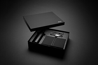 Swiss Peak RCS deluxe business gift set w/ water bottle, black