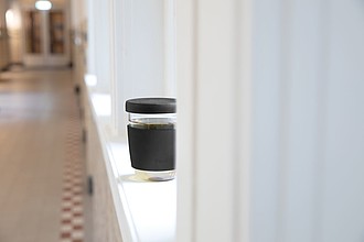 Ukiyo borosilicate glass with silicone lid and sleeve