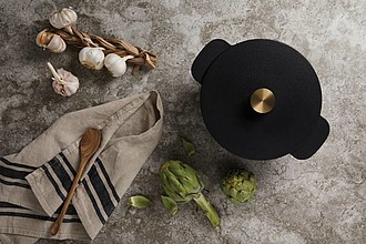 Ukiyo cast iron pan large