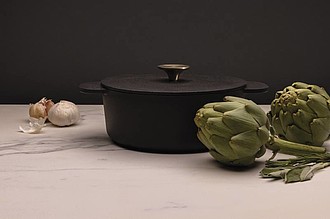 Ukiyo cast iron pan medium