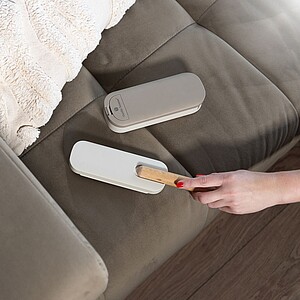 VANILLA SEASON SARIKOY Practical clothes cleaning brush, beige