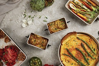 VINGA Monte neu pie dish