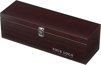 Wine set in gift boxBrown