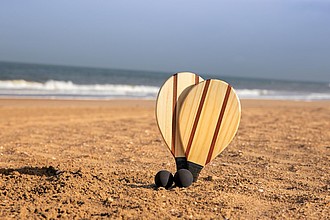 Wooden frescobol tennis set