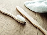 Bamboo toothbrush in Kraft box