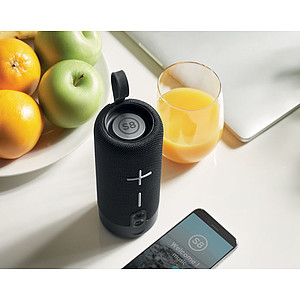 2x5W wireless portable speaker with 1200 mAh rechargeable battery