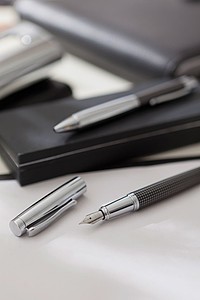 Elegant desk set 
