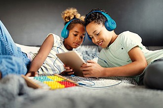 Motorola JR 300 kids wireless safety headphone