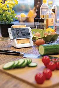 Ontario FSC® & RCS recycled plastic 10W stand