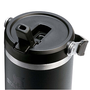 Stanley IceFlow™ 2.0 890 ml insulated stainless steel tumbler with flip straw