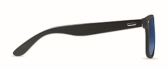 Sunglasses with bamboo arms