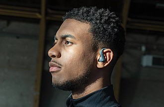 Urban Vitamin Pacifica RCS rplastic earbuds