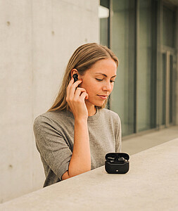 Urban Vitamin RCS Headphones with Hybrid ANC and ENC, Black