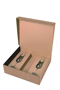 VANILLA SEASON PAPUA Gift box with two champagne glasses and space for bottle, 250 ml