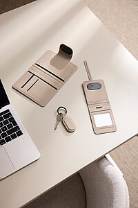 VINGA RCS Document Holder with Tracker, Beige