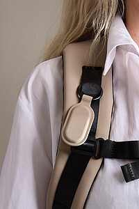 VINGA RCS Keychain with Tracker, Beige