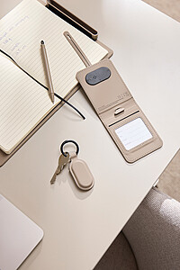 VINGA RCS Keychain with Tracker, Beige