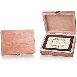 Wooden case with personalized chocolate